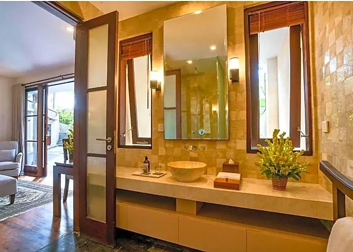 Shady Greenish 3 Bedroom Private Pool Zn47 *