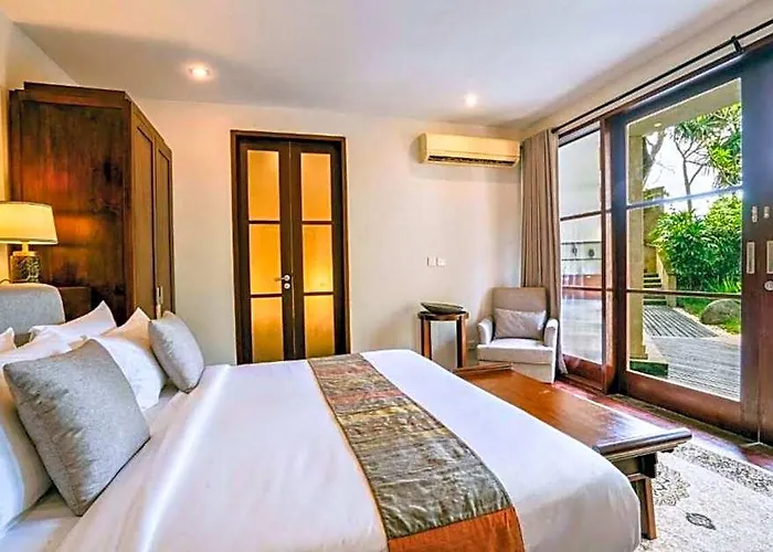 Shady Greenish 3 Bedroom Private Pool Zn47 Villa Jimbaran (Bali)